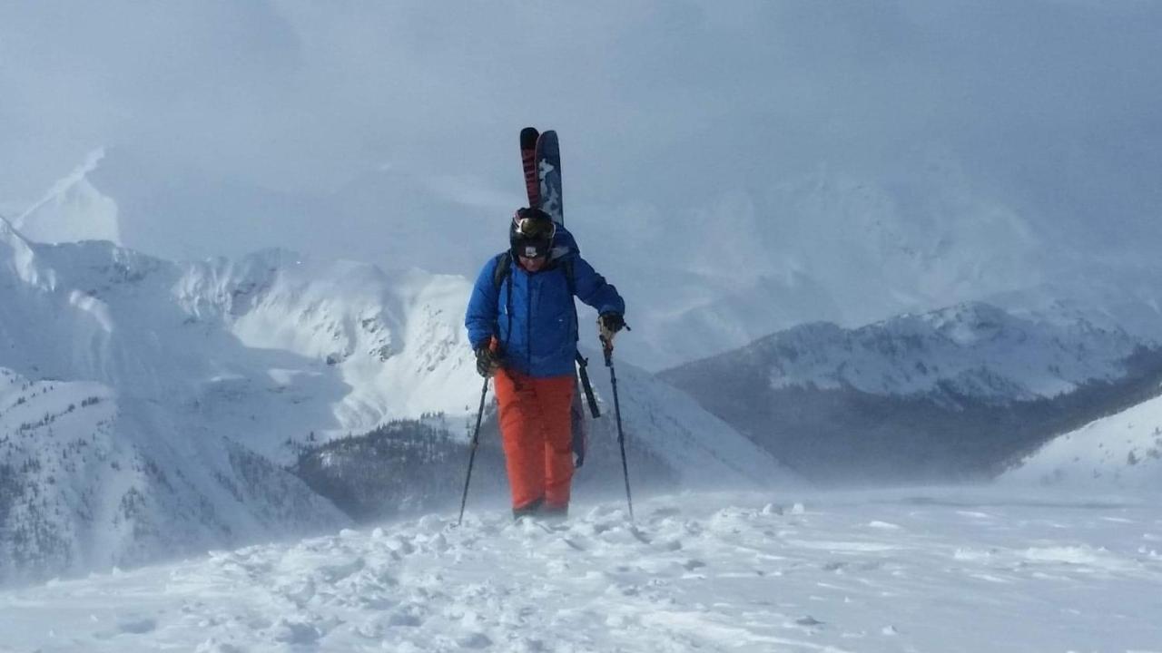 Vagabond Lodge At Kicking Horse Golden Buitenkant foto