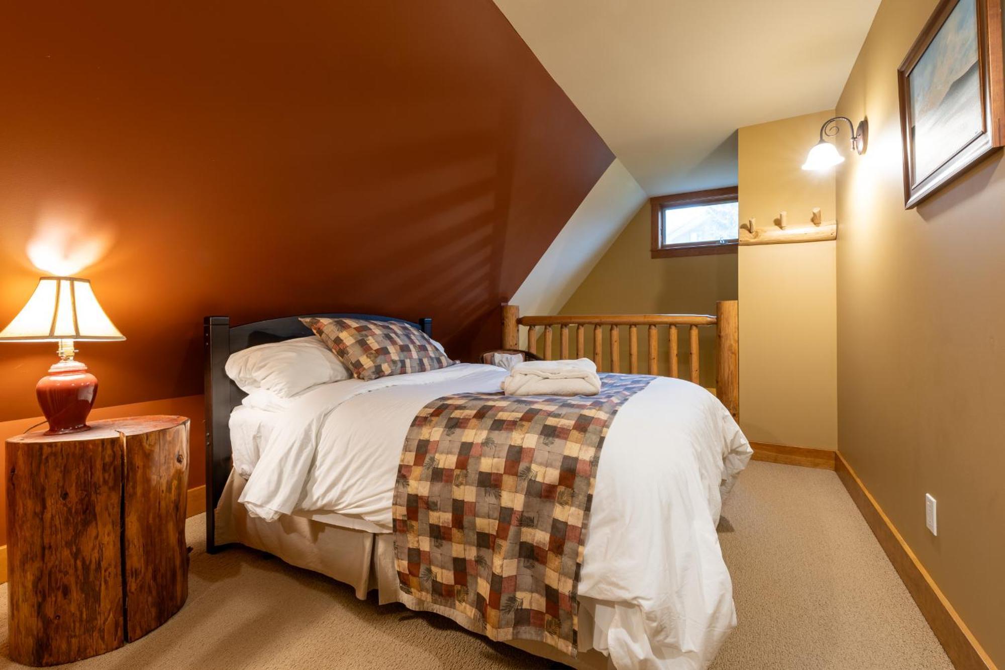 Vagabond Lodge At Kicking Horse Golden Buitenkant foto