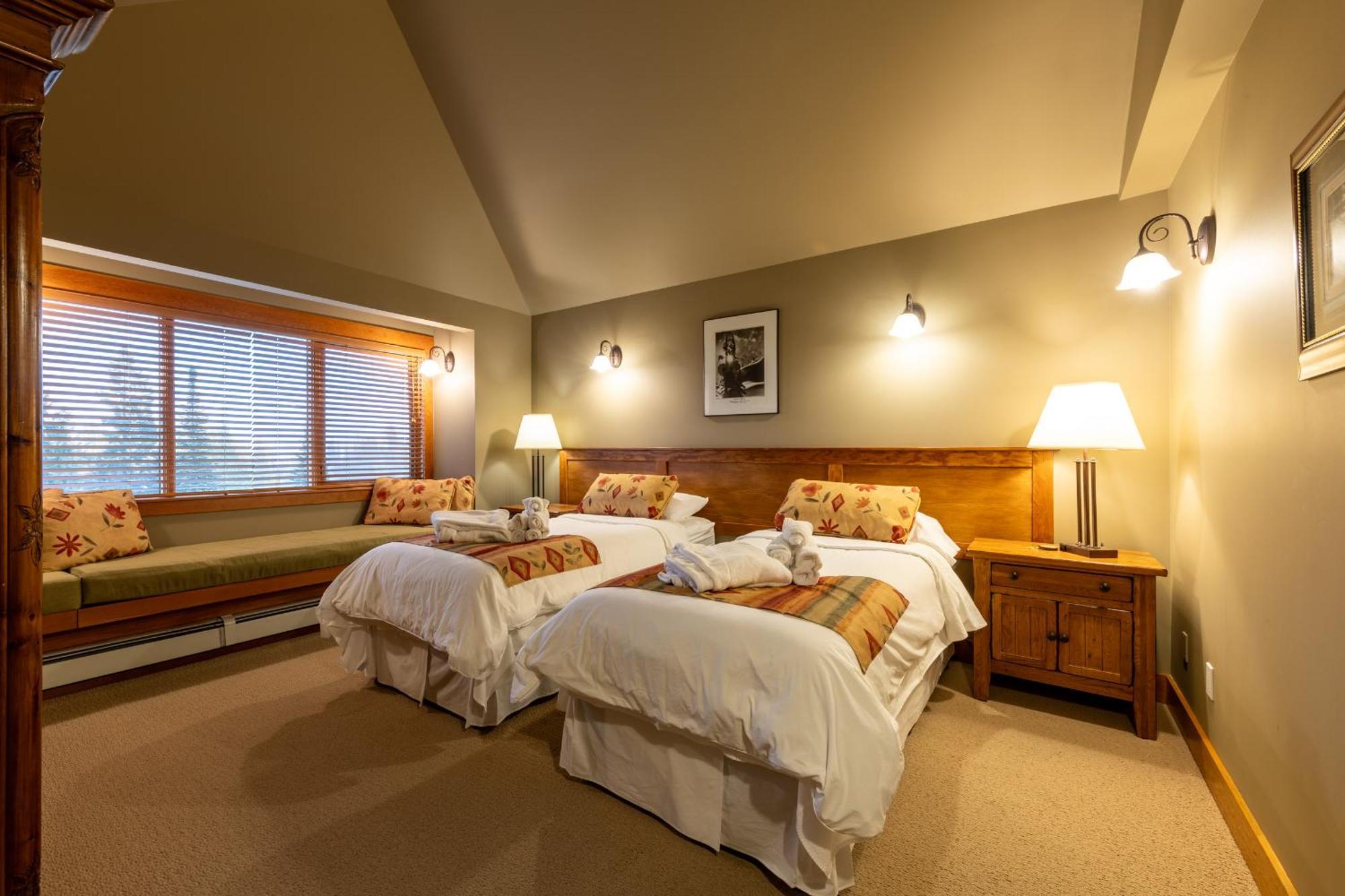 Vagabond Lodge At Kicking Horse Golden Buitenkant foto