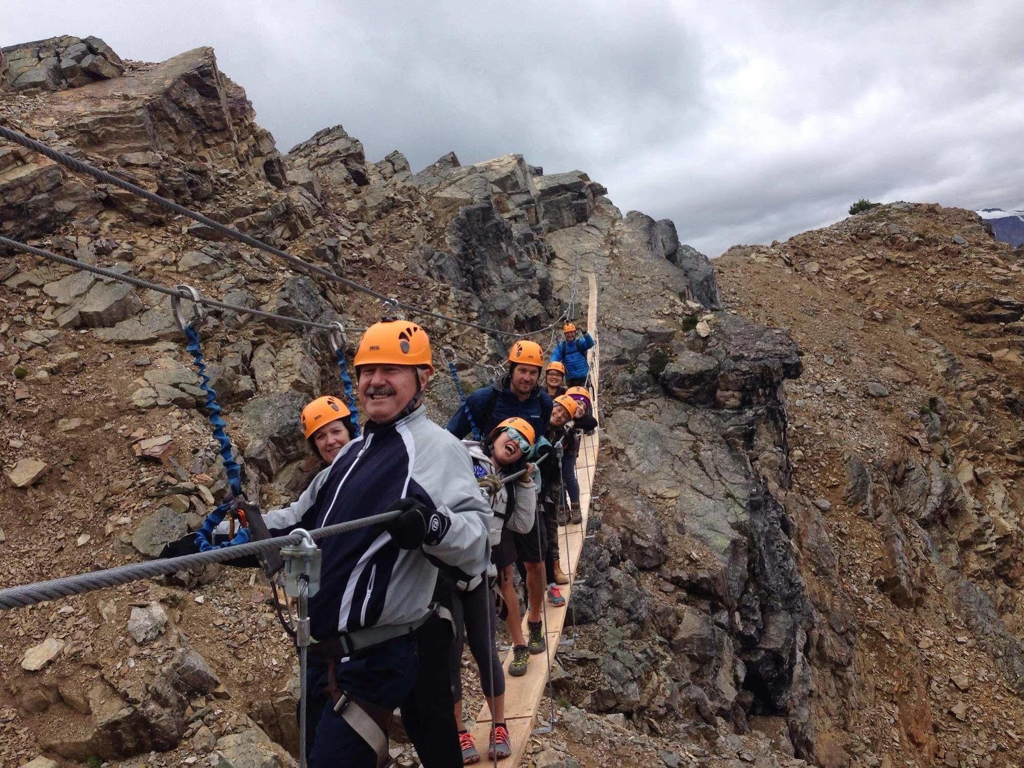 Vagabond Lodge At Kicking Horse Golden Buitenkant foto